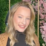 Djuli Victoria maquiadora e assistente no Salão Haidi Breunig